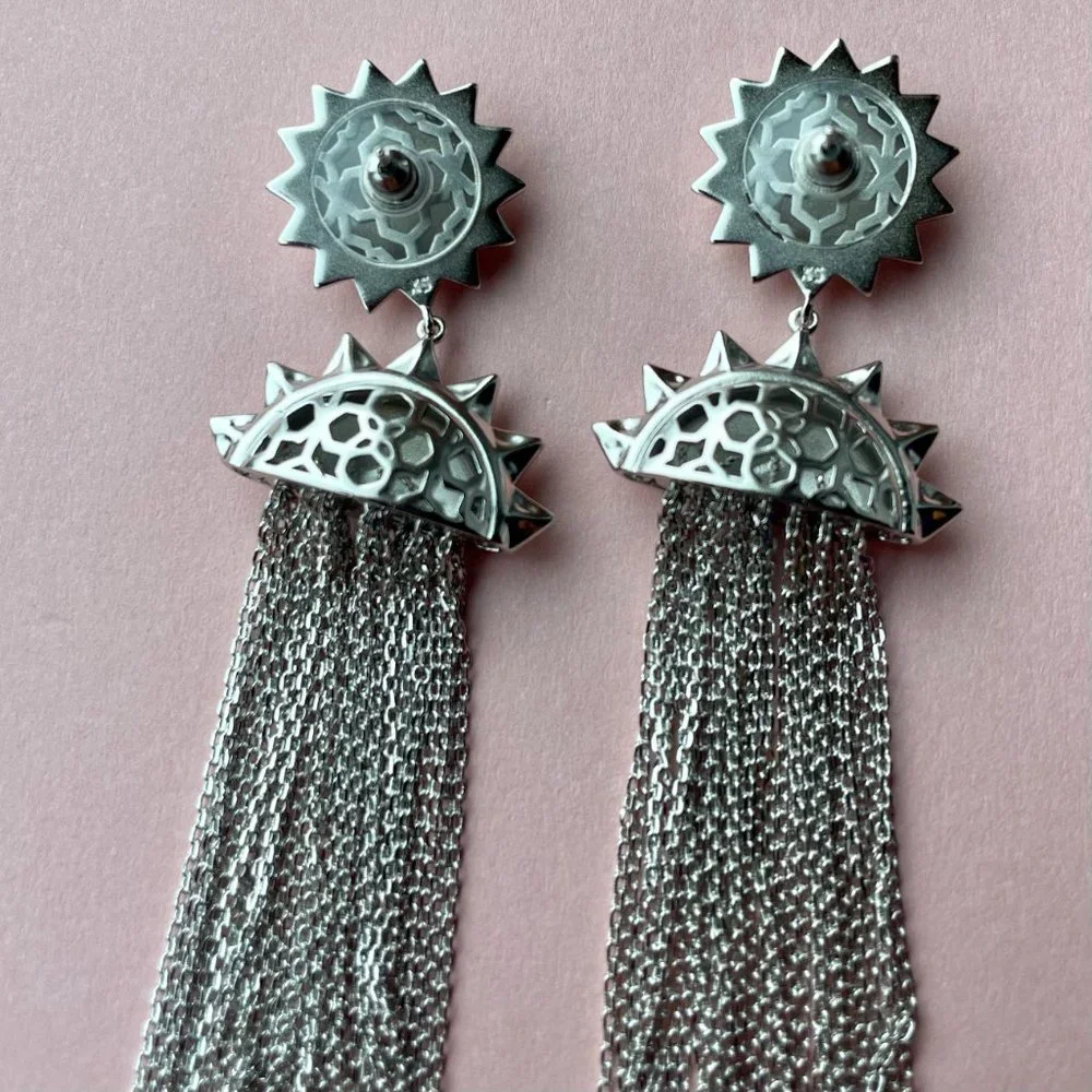 NWT Kendra Scott Sienna Sun Chain Tassle Earrings in Silver - Picture 5 of 13